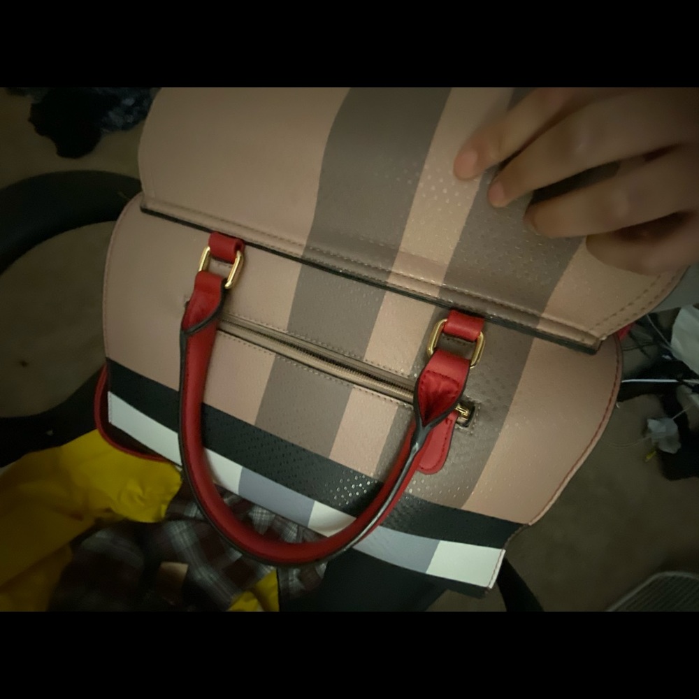 Purses - Picture 3 of 8